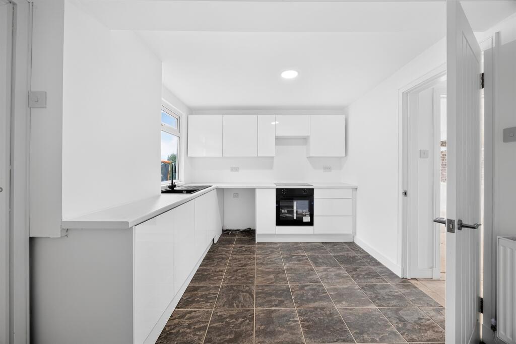 House in Paisley, Renfrewshire - More