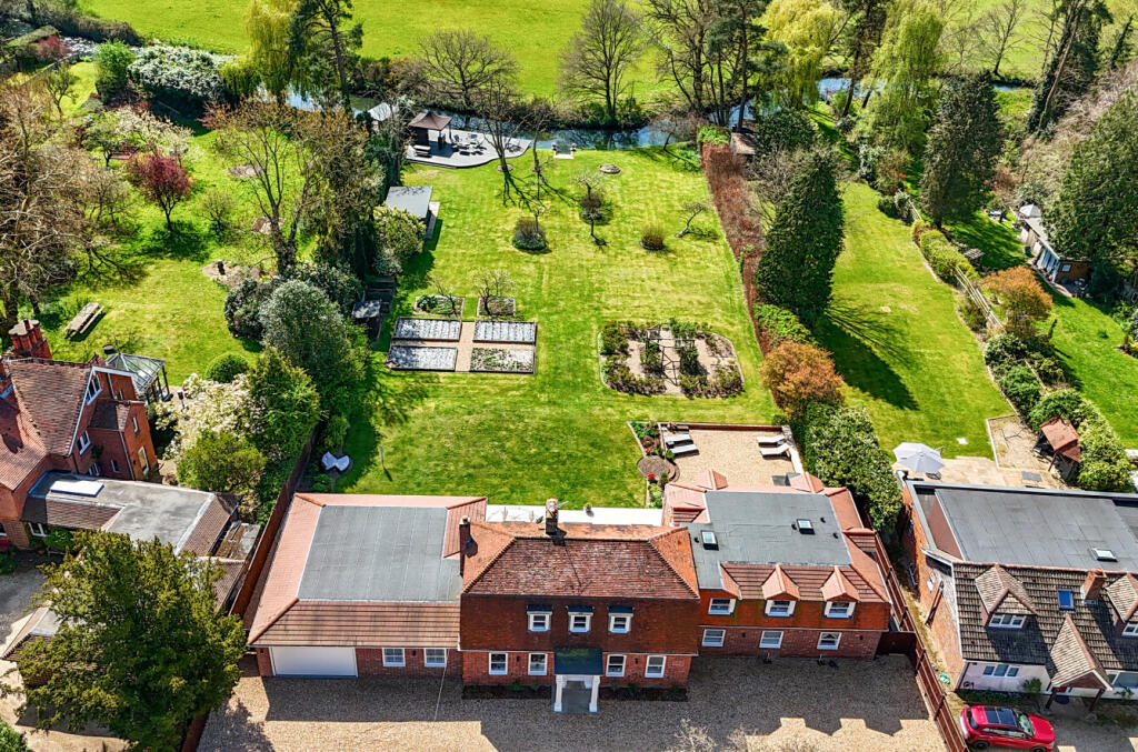 Main image of property: Reading Road, Eversley, Hook