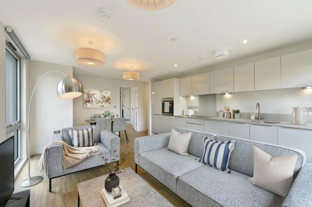 Apartment in Milton Keynes - View 3