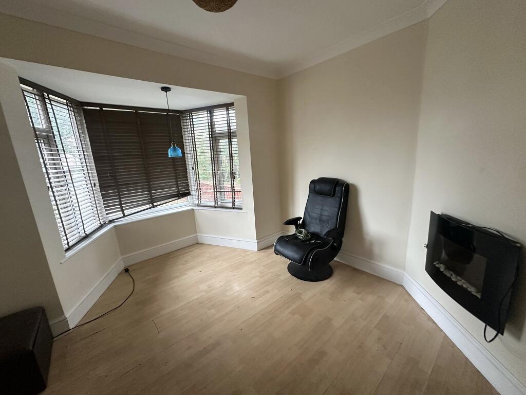 House in Doncaster, Rossington - View 2