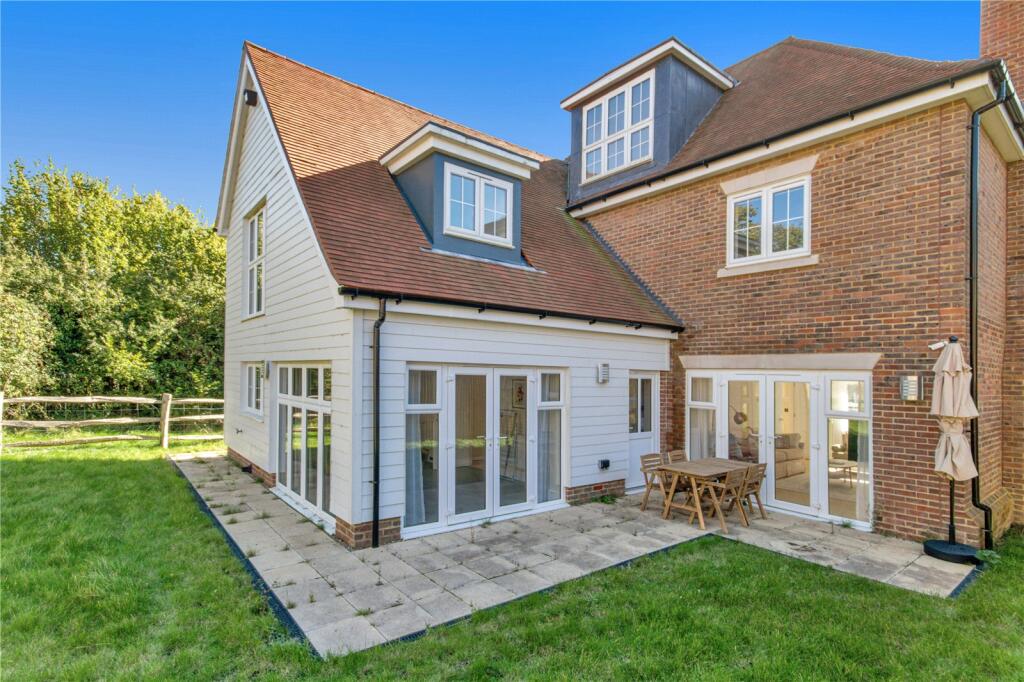 House in Tunbridge Wells, Hawkenbury - View 2
