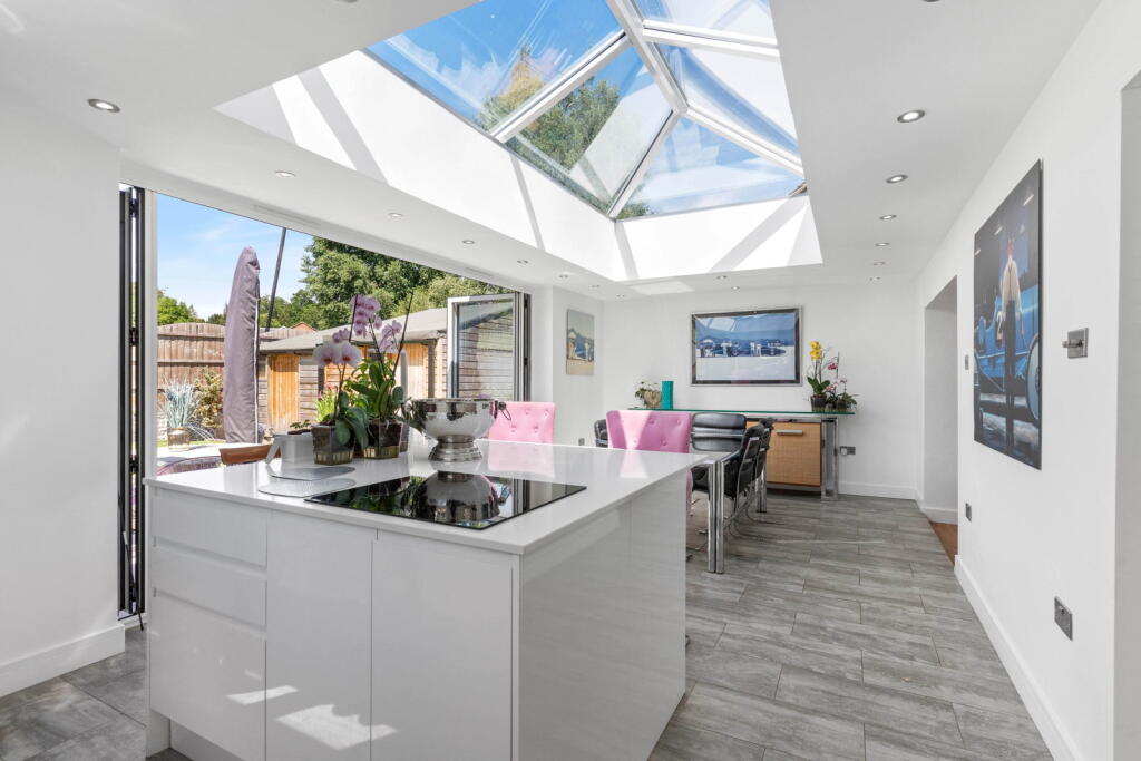 Mimram Road, Welwyn, AL6 photo 4