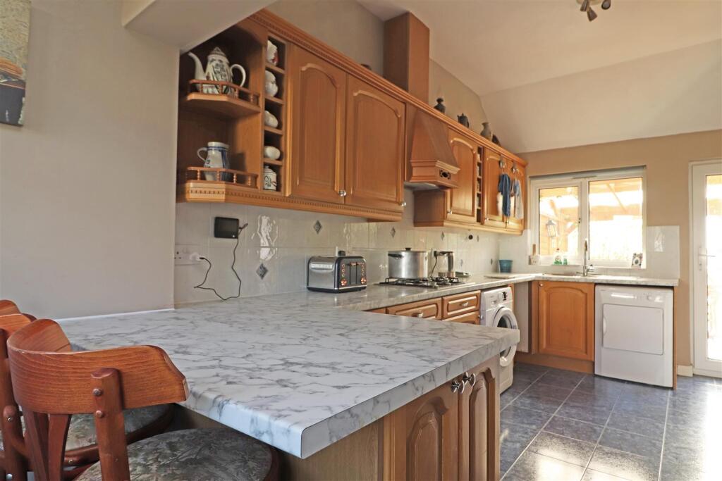 House in Reigate and Banstead, Surrey - View 5