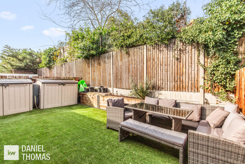 Apartment in Epping Forest, Waltham Abbey - View 2
