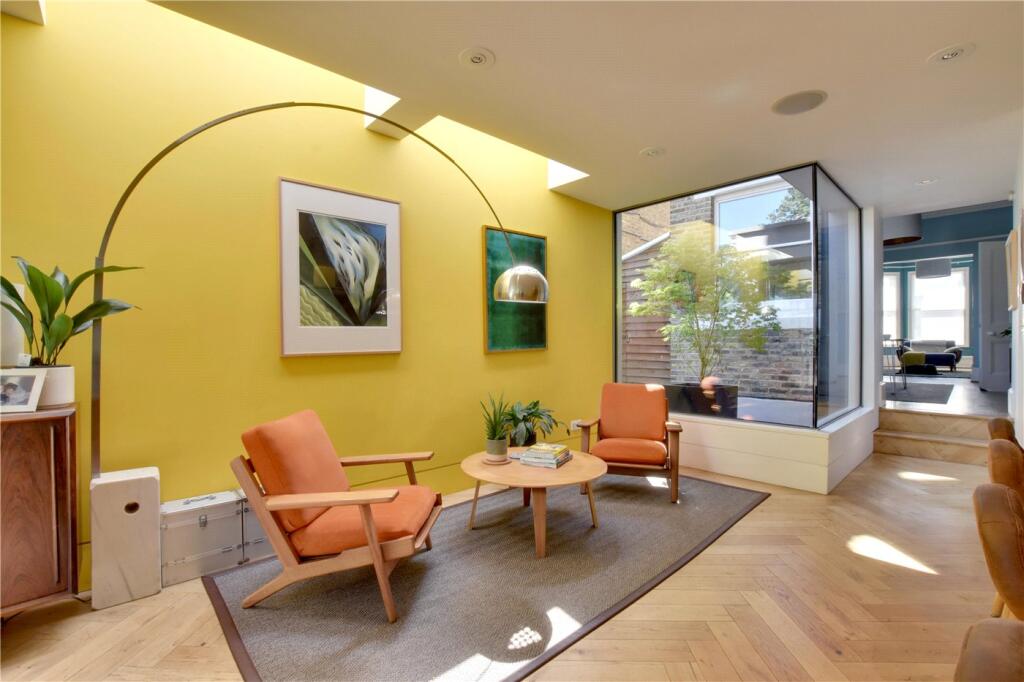 House in London - More