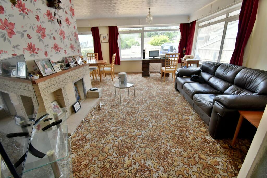 House in Ferndown - View 4
