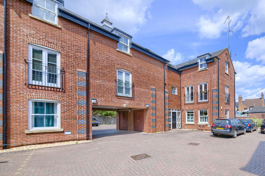 Main image of property: 111 St Marys Road, Market Harborough, LE16 7DT