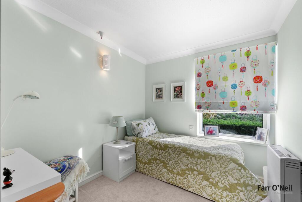Apartment in Ilford - More