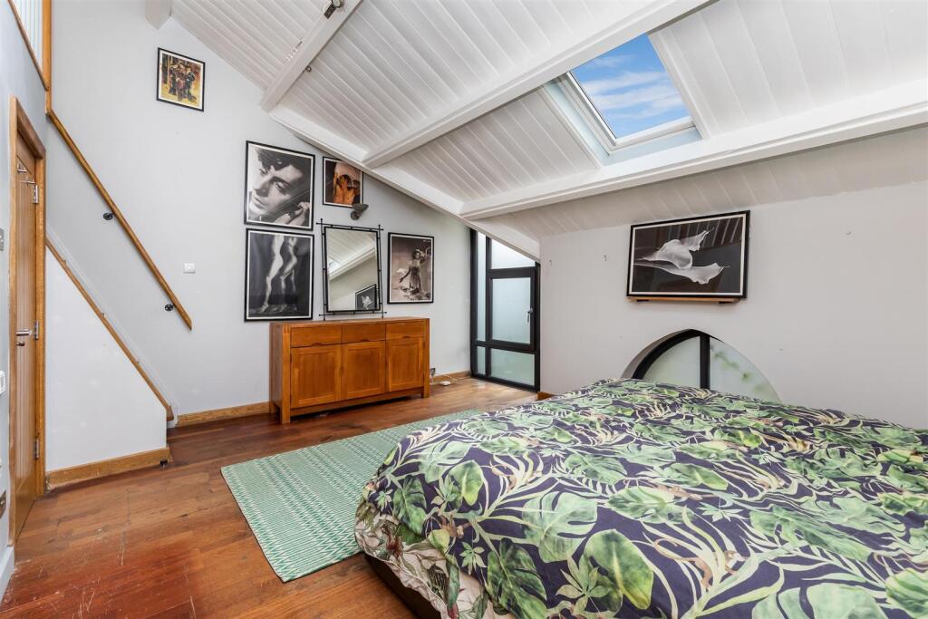 House in Brighton - View 2