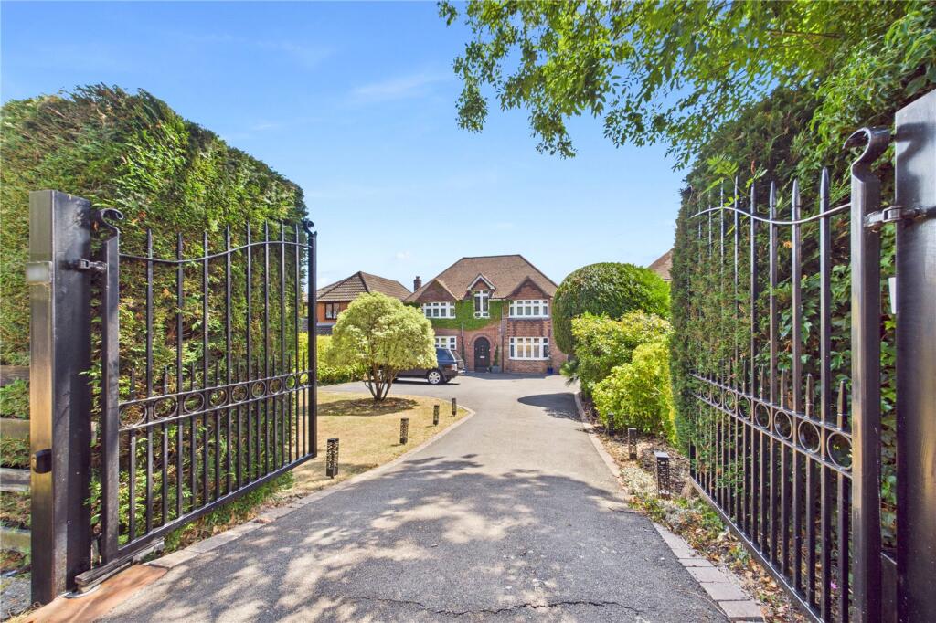 5-bed detached on Halls Road, Tilehurst, Reading, Berkshire, RG30, £1,195,000