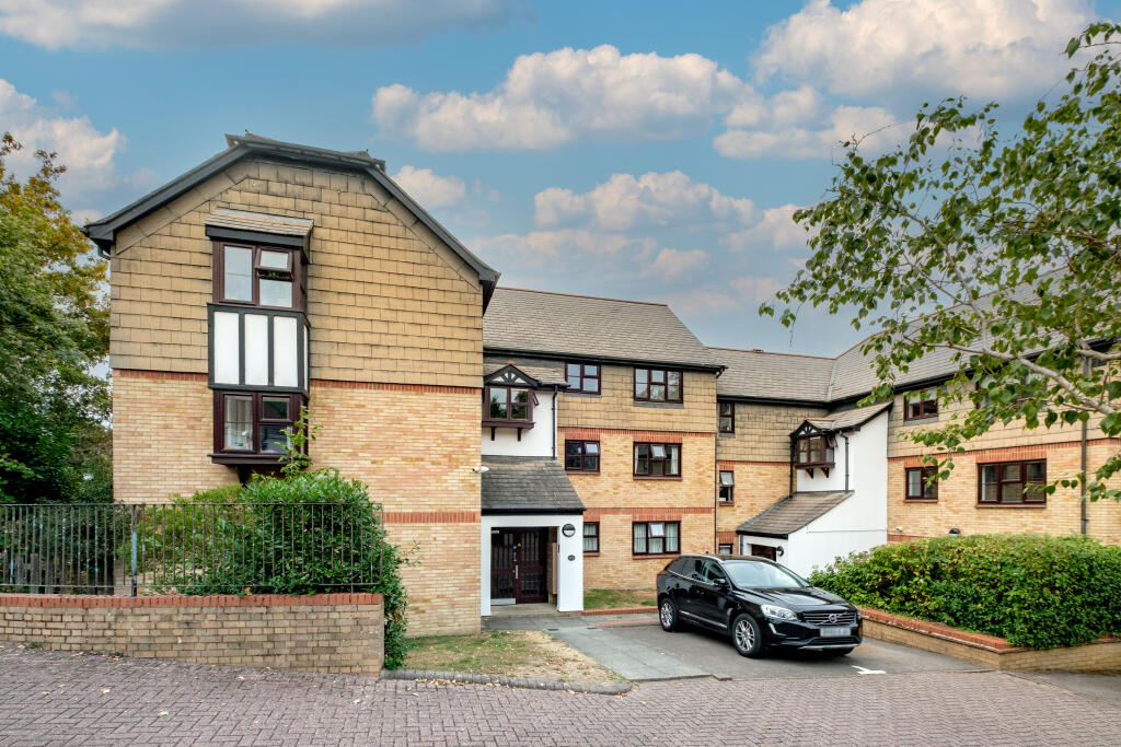 Main image of property: Pages Hill, London, N10