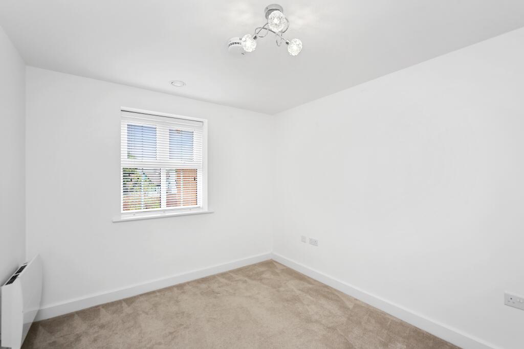 Alcester Road, Studley, Warwickshire, B80 7AR photo 3