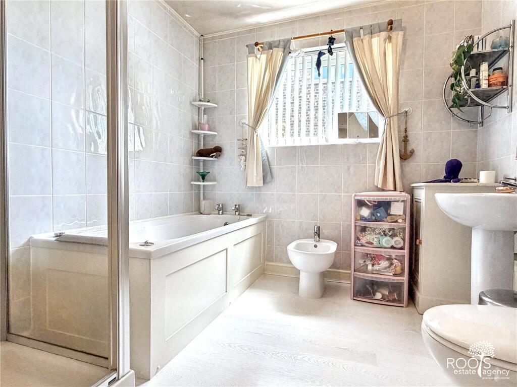 House in Thatcham, West Berkshire - View 5