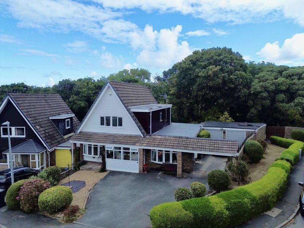Main image of property: Ffordd Uchaf, Upper Colwyn Bay