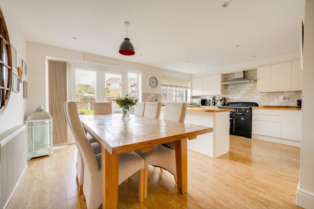 Camberton Road, Linslade photo 3