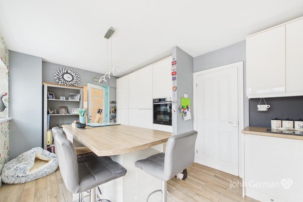 Upfield Way, Rugeley photo 3
