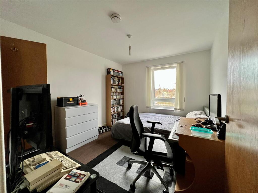 Apartment in Portsmouth - View 4