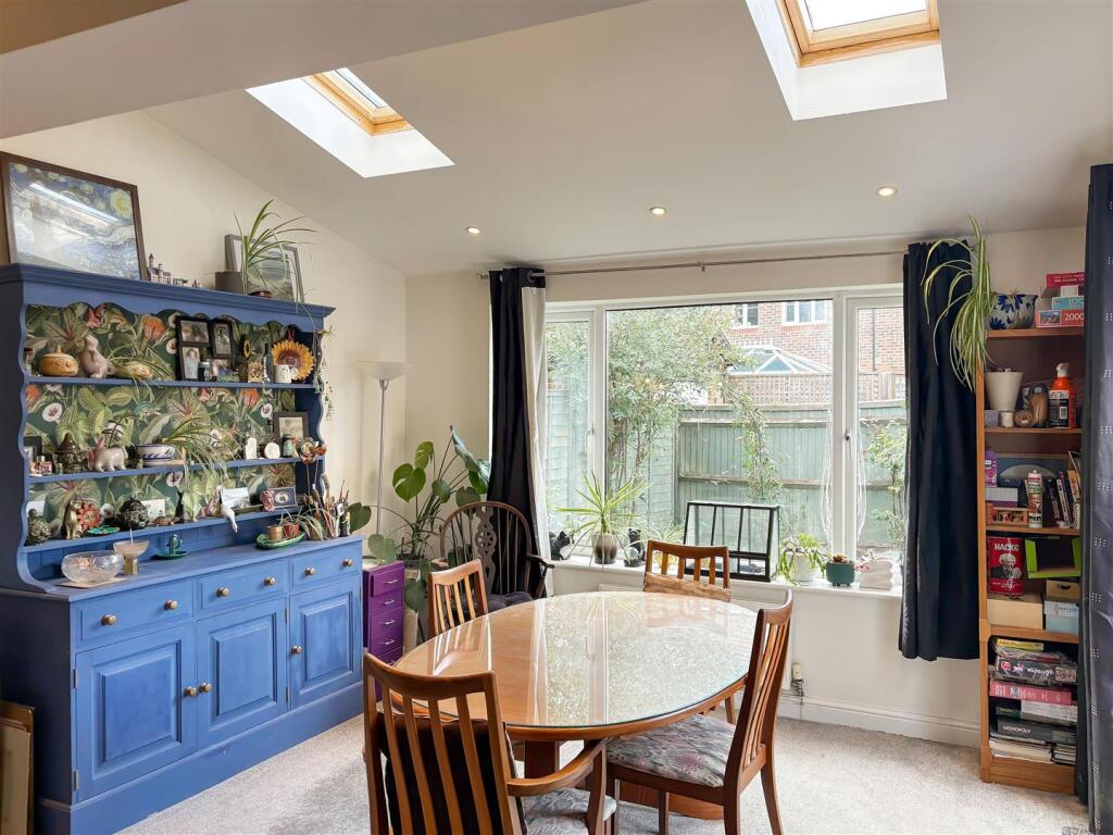 House in Arun, Toddington, Littlehampton - More