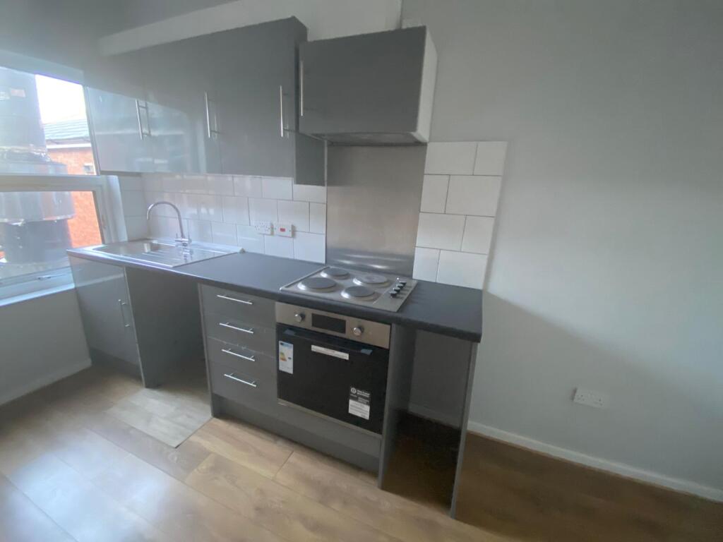 Apartment in Southampton - View 5