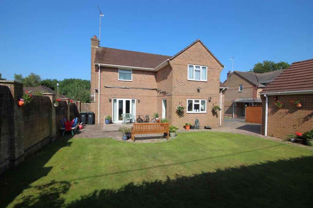 4-bed detached on Dairy Close, Corfe Mullen, Wimborne, Dorset, BH21, £650,000