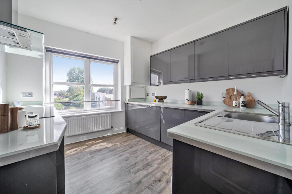 Apartment in London - View 2