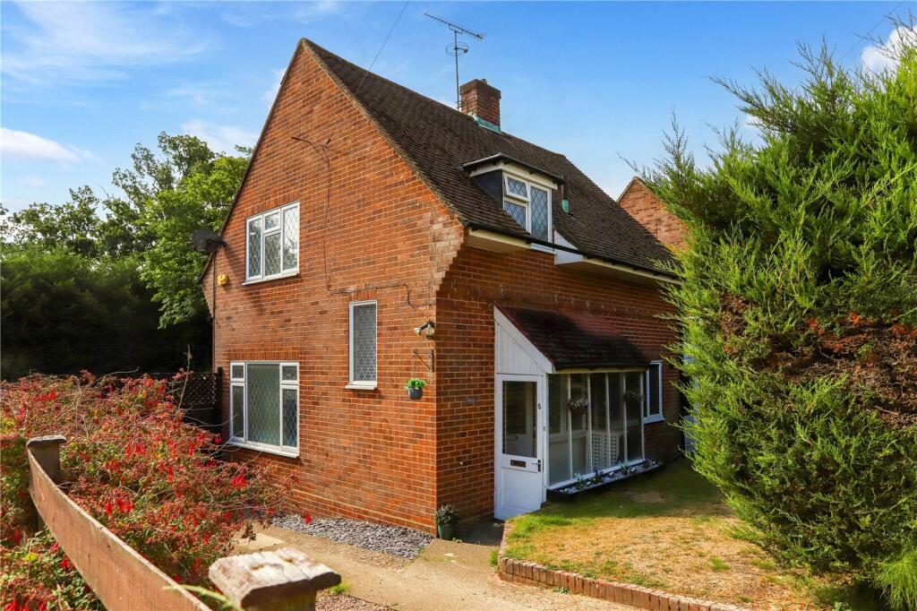 Main image of property: Santina Close, Farnham, Surrey, GU9