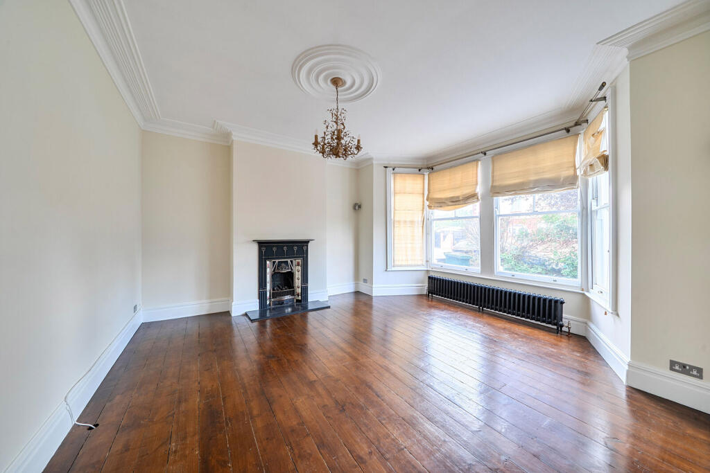 House in London - View 2