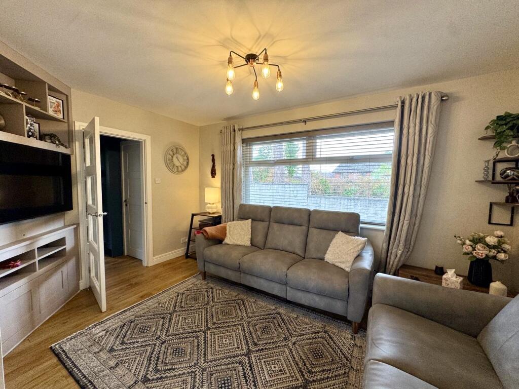 House in Merthyr Tydfil, Gurnos - View 4