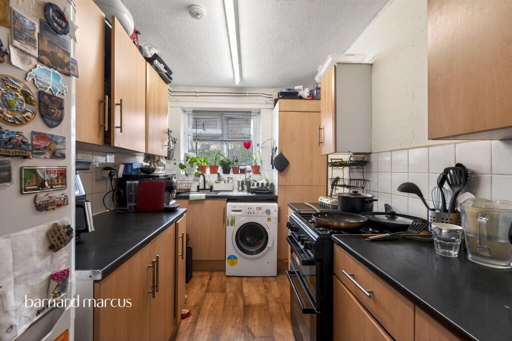 Apartment in London, Royal Borough of Kingston upon Thames - View 2