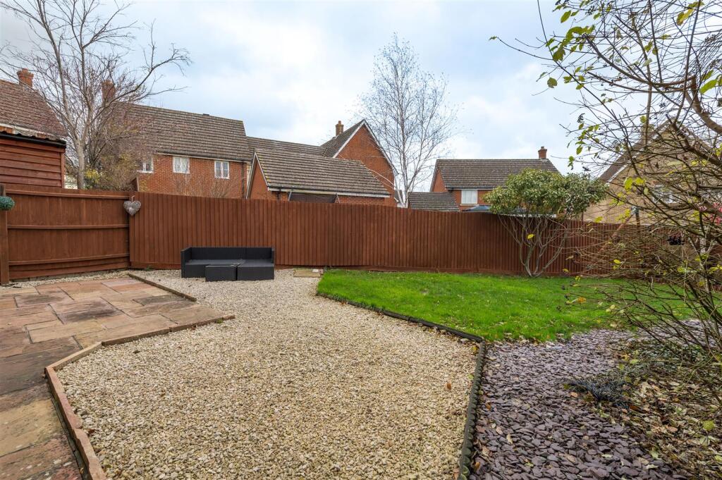 Woodpecker Close, Stowmarket photo 4