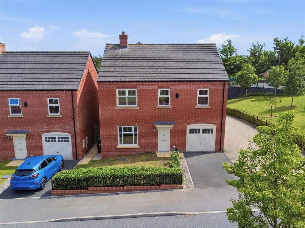 Main image of property: Weaving Gardens, Nottingham