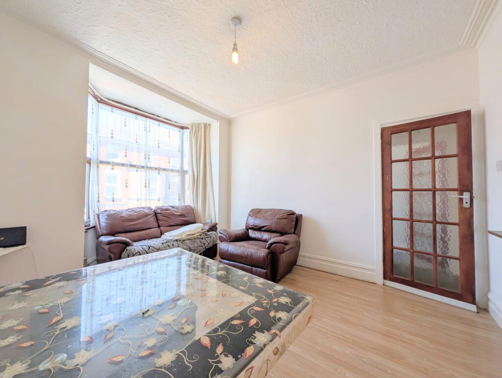 Apartment in Preston - More