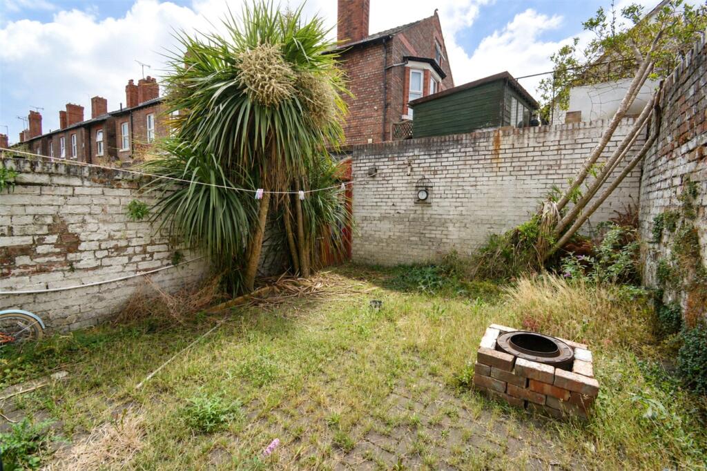 House in Wirral, Liverpool City Region - View 5
