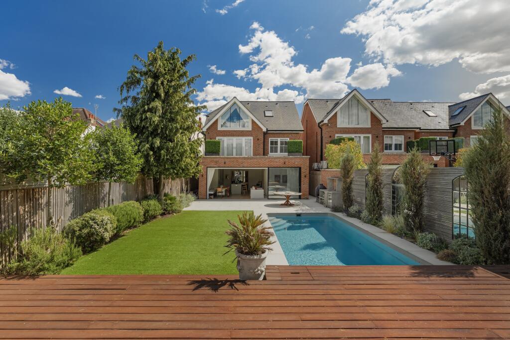 House in London - View 3