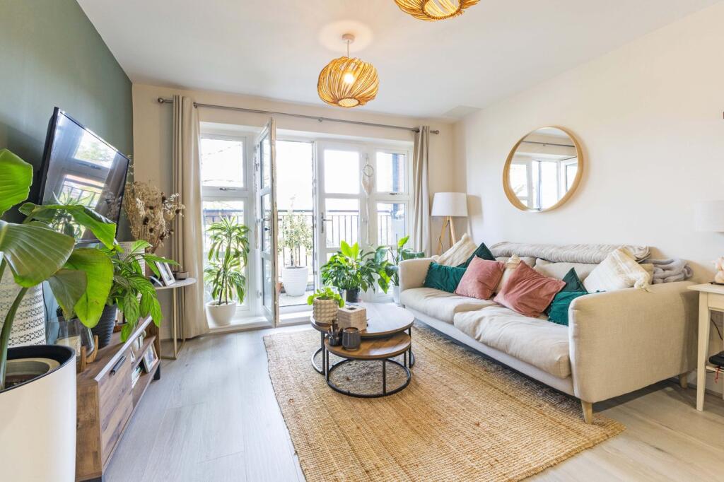 Main image of property: Oldfield Road, Maidenhead, SL6