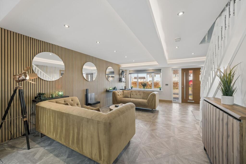 House in East Calder, Calderwood - View 5