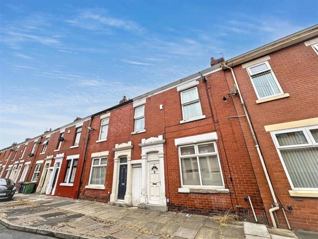 Main image of property: Lowndes Street, Preston