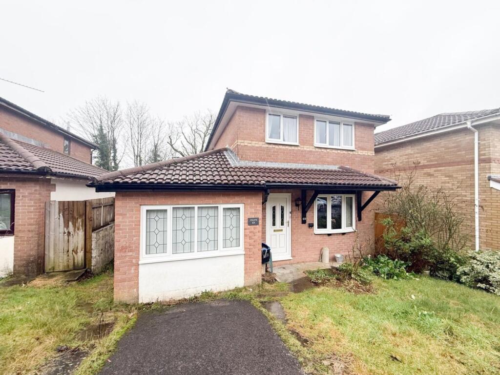 3-bed detached on Oaklands View, Greenmeadow, Cwmbran, NP44, £290,000