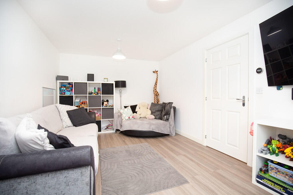 Chetwynd Drive, Grendon photo 3