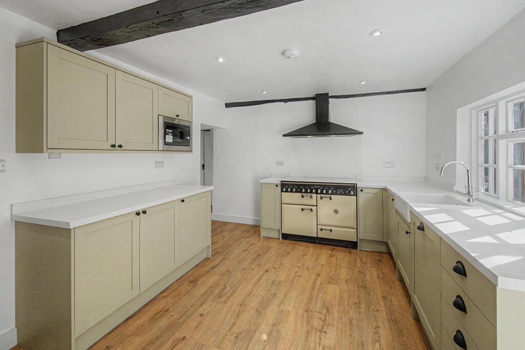 House in Mole Valley, Charlwood - View 5