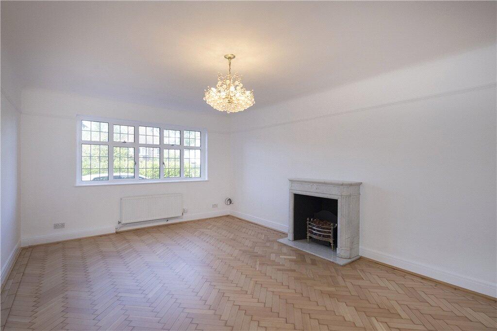 House in London, Copse Hill, Raynes Park - View 3