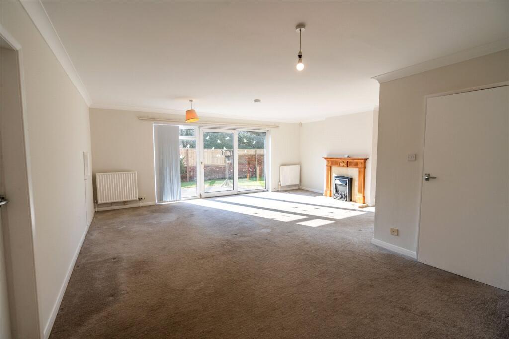 Low Road, Healing, Grimsby, Lincolnshire, DN41 photo 3