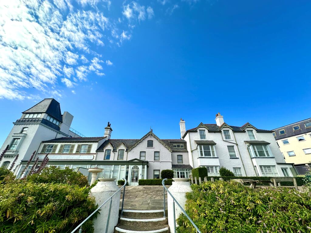Main image of property: Deganwy, LL31 9FA