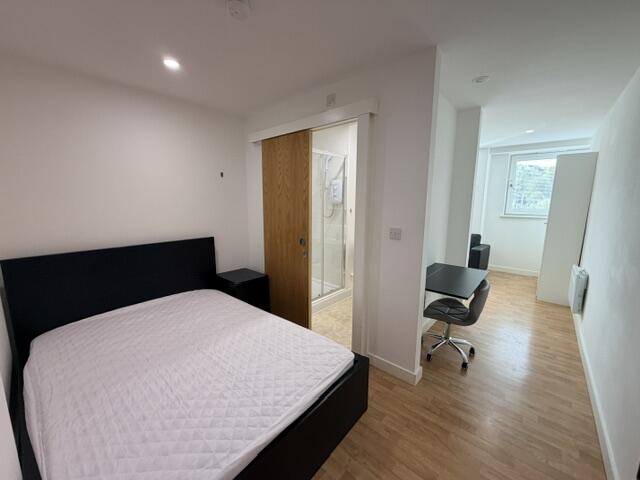 Apartment in Stoke-on-Trent - View 2