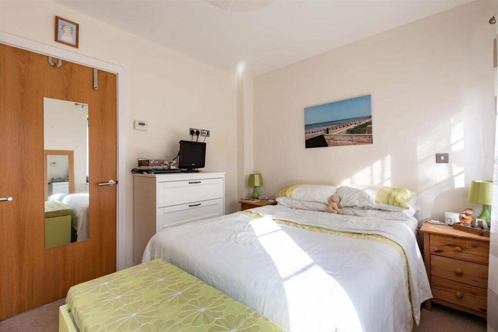 House in Portsmouth - View 5