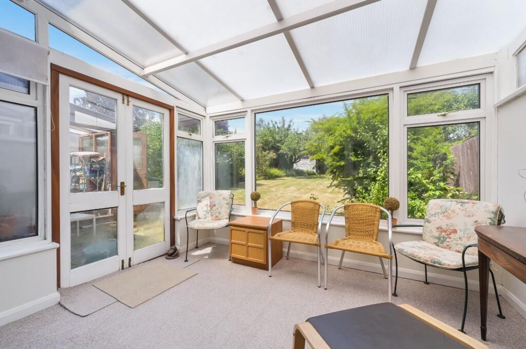 House in Kingston upon Thames - More