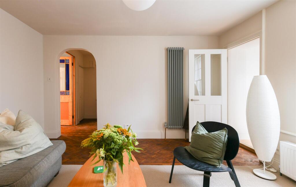 Apartment in Tonbridge - View 2