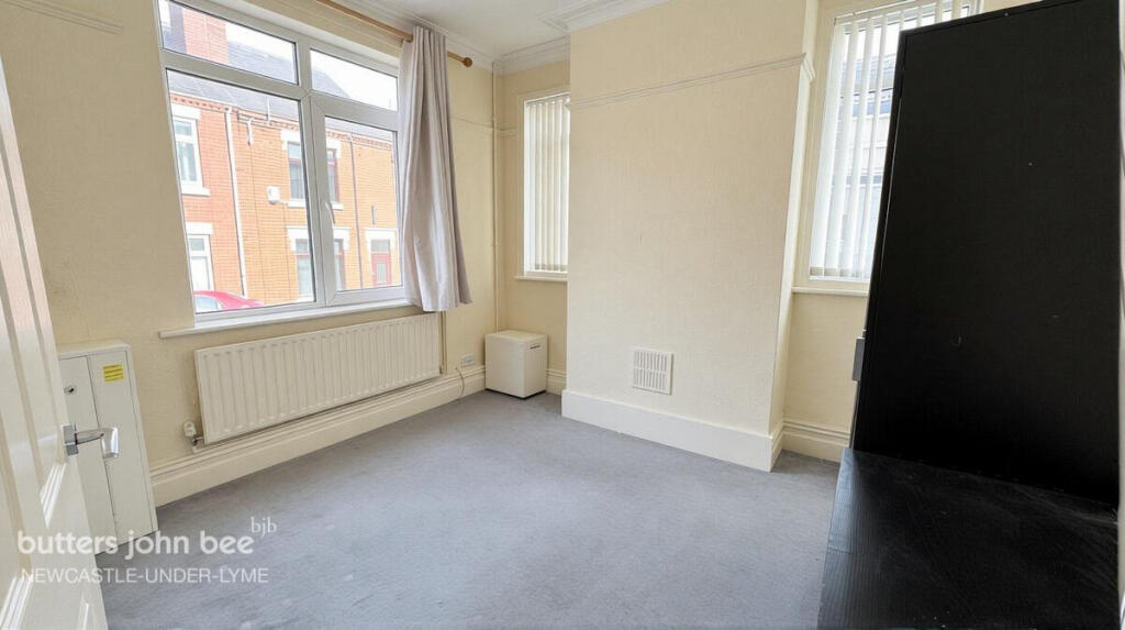 House in Stoke-on-Trent - View 4