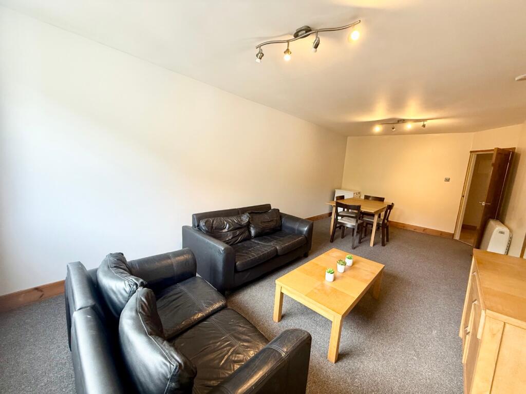 2-bed apartment on Malcolm Close, Nottingham, Nottinghamshire, NG3 5AP, £120,000