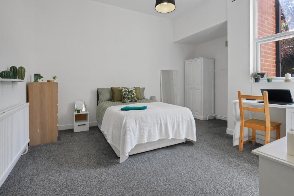 Apartment in Nottingham, Forest Fields - View 3
